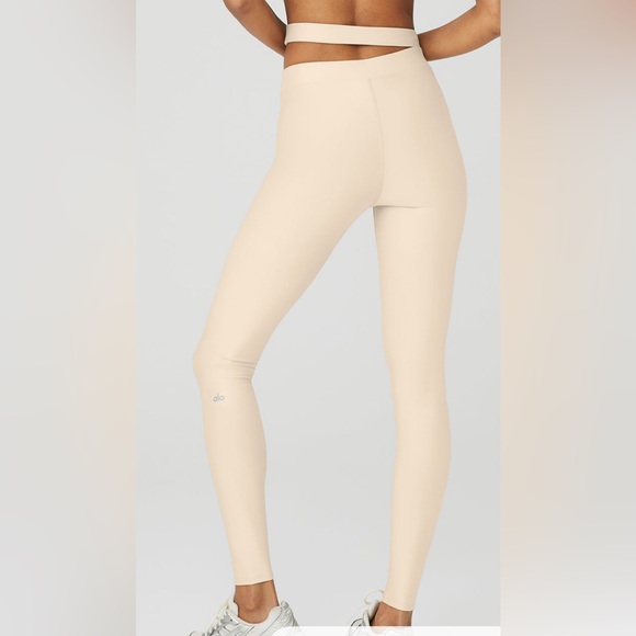 Alo Yoga Set - Picture 2 of 7